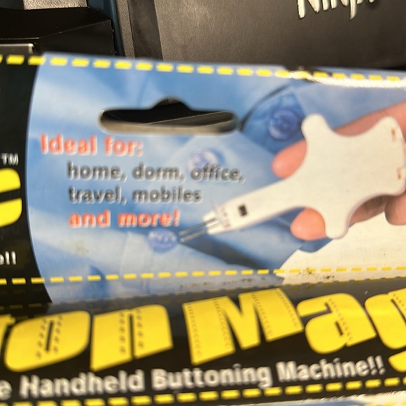 Button Magic portable buttoning machine - Picture 5 of 9